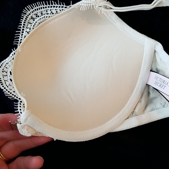 Victoria's Secret Dream Angels Push-up Lace Bra - Picture 3 of 4